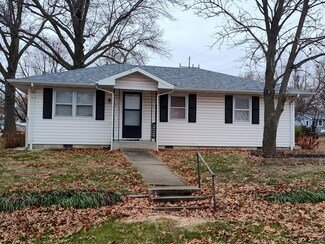 905 E South St, Bolivar, MO 65613