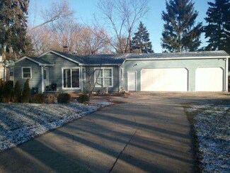 513 N Harrison Ave, Aurora, IL 60506