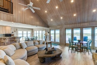 1012 Lakeview Point Dr, Strawn, TX 76475