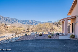 16131 N Meadowcrest Rd, Tucson, AZ 85739