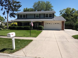 5S621 Ridgeview Ln, Naperville, IL 60540