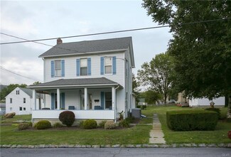38 W 2nd St, Wind Gap, PA 18091