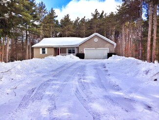 9681 Amber Rose Dr, Zeeland, MI 49464