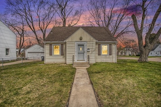 1527 Reycraft Dr, Kalamazoo, MI 49001