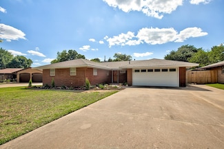 1002 Canterbury Rd, Enid, OK 73703