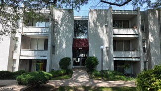 458 River Rd, Nutley, NJ 07110