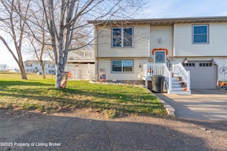 292 Kuchenski Dr, Dickinson, ND 58601