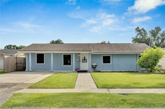 7 Albert Ct, Metairie, LA 70003