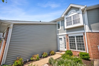 257 Eclipse Dr Unit 295, Carol Stream, IL 60188