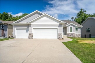 408 Sunflower Dr, Ames, IA 50014