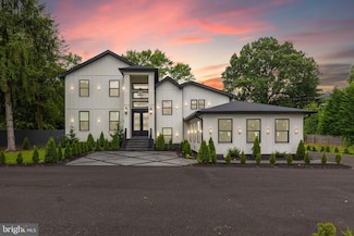 4329 Bridgeboro Rd, Moorestown, NJ 08057