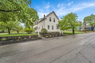 21 Smith St, Fitchburg, MA 01420
