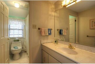 5 Rooftree Rd, Cherry Hill, NJ 08003