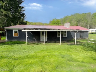 4308 Flat Rd SE, Uhrichsville, OH 44683