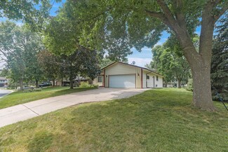 6261 Meadowlark Ln N, Maple Grove, MN 55369