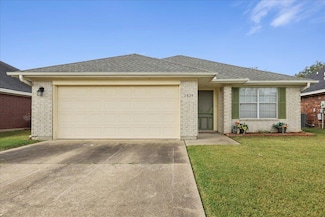 3635 Lake Arthur Dr, Port Arthur, TX 77642