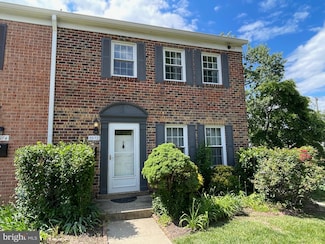 7972 Lakecrest Dr, Greenbelt, MD 20770