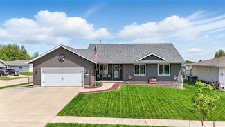 655 S 22nd St, Marion, IA 52302