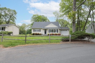 164 N Lincoln St, Pearl River, NY 10965