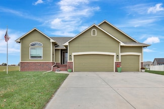 1429 Chestnut Ct, Halstead, KS 67056