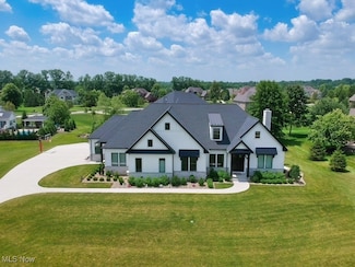 7634 Worlington Dr, Solon, OH 44139