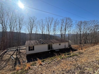 1045 Deer Mountain Dr, Princeton, WV 24739