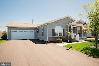 1 Wren Dr, Bechtelsville, PA 19505