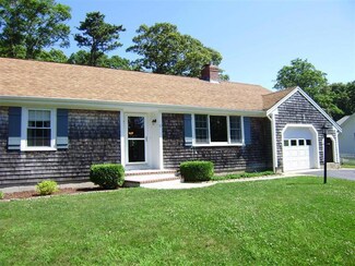 10 Sherry Ln, Pocasset, MA 02559