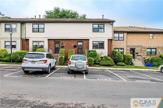 1008 Maple Hill Dr, Woodbridge, NJ 07095