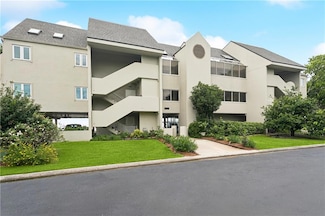 105 Mariners Island Unit 1E, Mandeville, LA 70448