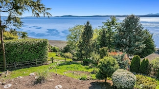 3253 Perkins Ln W, Seattle, WA 98199