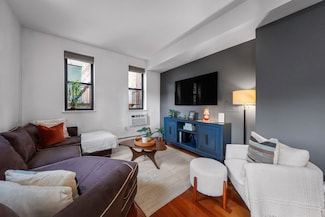 168 Coles St Unit 2D, Jersey City, NJ 07302
