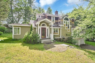 63 Geneva Ave, West Hartford, CT 06107