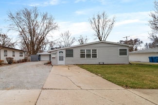 506 Coral Dr, Dyer, IN 46311