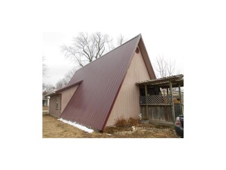 610 Wallace St, Osborn, MO 64474