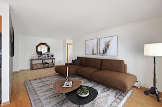 920 9th Ave S Unit 5, Hopkins, MN 55343