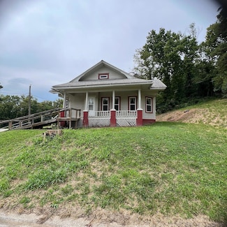 401 N Adams St, Brunswick, MO 65236