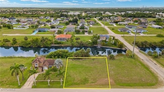 2723 NE 5th Place, Cape Coral, FL 33909