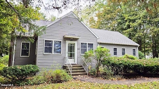 43 Maple Rd, Voorheesville, NY 12186