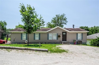 31965 Lakecrest Dr, Excelsior Springs, MO 64024