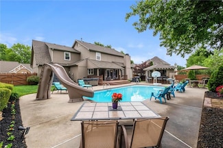 712 SW Benjamin Dr, Lees Summit, MO 64081