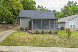 915 Cedar St, van Buren, AR 72956