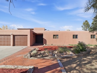 2575 Calle Delfino, Santa Fe, NM 87505