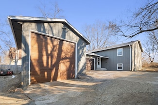 2021 Hopkins Crossroad, Hopkins, MN 55305