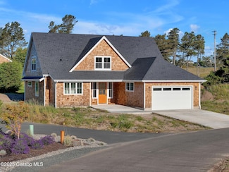 645 Meadow Ln, Gearhart, OR 97138