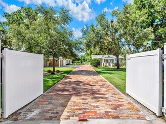 16210 Lake Saunders Dr, Tavares, FL 32778