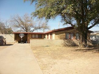 1029 E 7th St, Big Lake, TX 76932