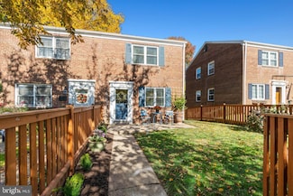 110 E Rosemont Ave, Alexandria, VA 22301