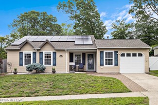 75 Concord Cir, Howell, NJ 07731