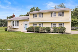 30 Clearview Dr, Tinton Falls, NJ 07724